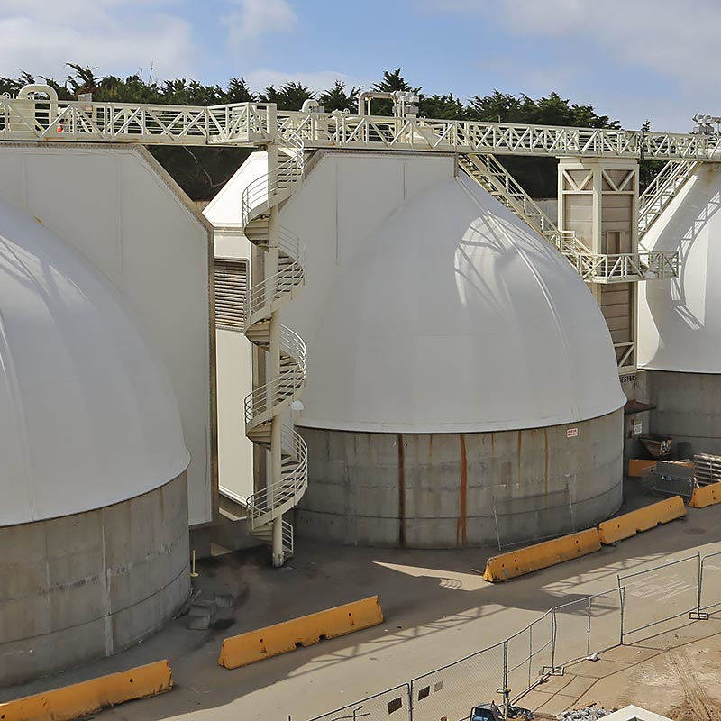 Cover the sewage tank